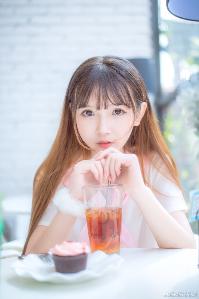 生就这么一次，谈一场以结婚为目的的恋爱，然后就那样相守，在来往的流年里，岁月安好。
